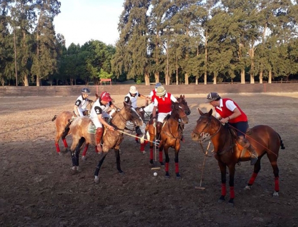 Where in the world polo is mostly played?